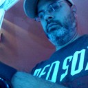 1kcusson pouring drink 27482