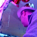 1kcusson pouring drink 42140