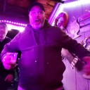 1kcusson pouring drink 43137