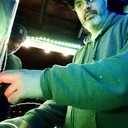 1kcusson pouring drink 43352